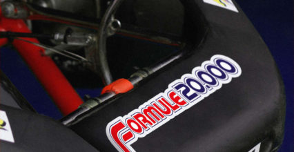 Des pneus et un logo pour la Formule 20.000 ! Des pneus et un logo pour la Formule 20.000 !